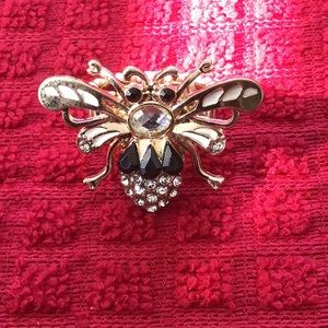Bee Ring with Jeweled Accents and stretch 1” Band.